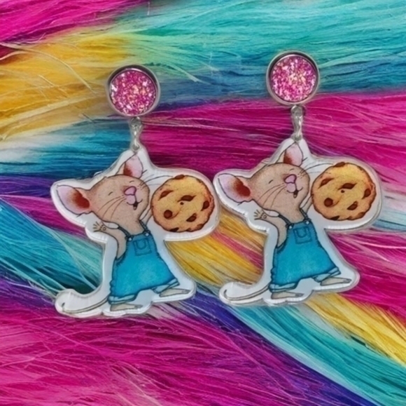 Modcloth If You Give A Mouse A Cookie Acrylic Earrings 1 15$